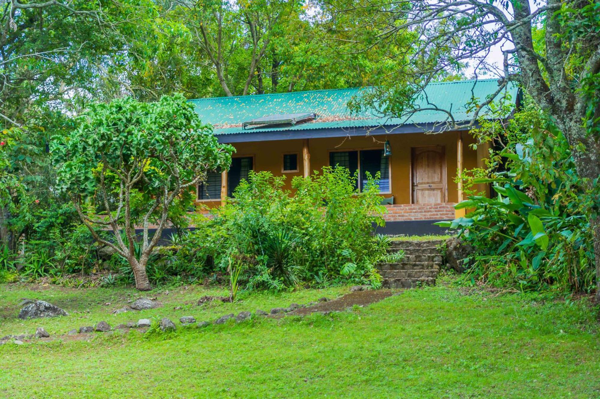 Meru Mbega Lodge Usa River Exterior foto